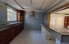 5 Bed House with En Suite in Thome - 6