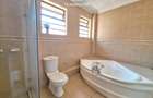 5 Bed Townhouse with En Suite in Lavington - 10