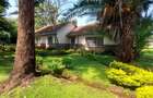 3 Bed House with En Suite in Lavington - 2