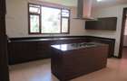 4 Bed Apartment with En Suite at Riverside Drive - 6