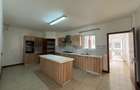 3 Bed Apartment with En Suite in Kilimani - 7