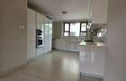 3 Bed Apartment with En Suite in Riverside - 5