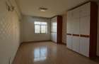 3 Bed Apartment with Swimming Pool in Kilimani - 9