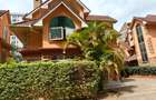 5 Bed Townhouse with En Suite at Lavington - 1
