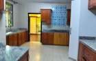 5 Bed House with En Suite in Lavington - 15