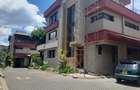 5 Bed Townhouse with En Suite at Lavington - 1