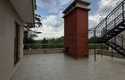 5 Bed Townhouse with En Suite in Lavington - 4