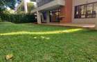 5 Bed Townhouse with En Suite at Lavington - 1