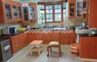 5 Bed House with En Suite in Runda - 12