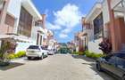 5 Bed Townhouse with En Suite at Lavington - 1