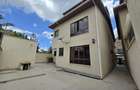 5 Bed Townhouse with En Suite in Lavington - 2