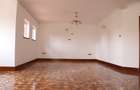 5 Bed House with En Suite in Runda - 10