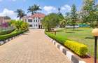 5 Bed Townhouse with En Suite in Nyari - 2