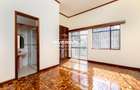 5 Bed Townhouse with En Suite in Brookside - 8