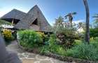 5 Bed Villa with En Suite at Beach Road - 11