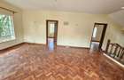 5 Bed House with En Suite in Lavington - 11