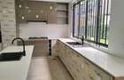 6 Bed Townhouse with En Suite in Lavington - 14