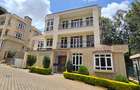 5 Bed Townhouse with En Suite at Lavington Green - 4