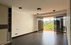 3 Bed Apartment with En Suite in Riverside - 11