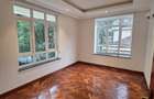 5 Bed Townhouse with En Suite in Lavington - 12