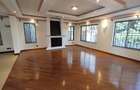5 Bed Townhouse with En Suite at Westlands - 12