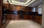 5 Bed Townhouse with En Suite at Lavington - 8