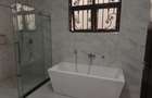 5 Bed Townhouse with En Suite in Lavington - 9