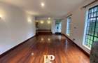 4 Bed Townhouse with En Suite in Spring Valley - 10