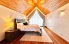 5 Bed House with En Suite in Runda - 14
