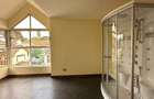 5 Bed Townhouse with En Suite at Lavington - 2