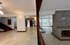 5 Bed House with En Suite in Rosslyn - 3