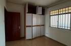 2 Bed Apartment with Swimming Pool in Kilimani - 7
