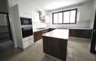 5 Bed Townhouse with En Suite in Lavington - 3