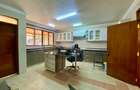 5 Bed Townhouse with En Suite in Lavington - 16