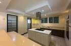 3 Bed Apartment in Riverside - 4