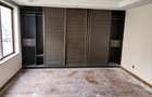 5 Bed Townhouse with En Suite in Westlands Area - 18