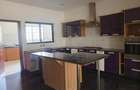 4 Bed Apartment with En Suite in Brookside - 4