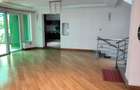 4 Bed Townhouse with En Suite in Riverside - 2