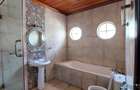 4 Bed Townhouse with En Suite in Westlands Area - 13