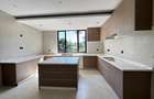 6 Bed House with En Suite in Nyari - 15