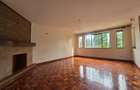 5 Bed Townhouse with En Suite in Lavington - 3