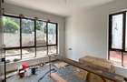 6 Bed Villa with En Suite in Kyuna - 12