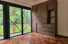 4 Bed Townhouse with En Suite in Lake View - 12
