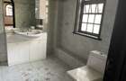 4 Bed House with En Suite in Riverside - 8