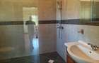 5 Bed House with En Suite in Runda - 16