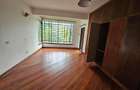 4 Bed House with En Suite in Rosslyn - 6