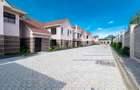 3 Bed Apartment with En Suite in Thome - 19