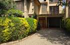 6 Bed Townhouse with En Suite at James Gichuru - 5