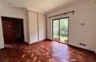 5 Bed Townhouse with En Suite in Lavington - 2