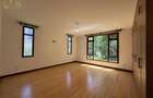 3 Bed Apartment with En Suite in Riverside - 8
